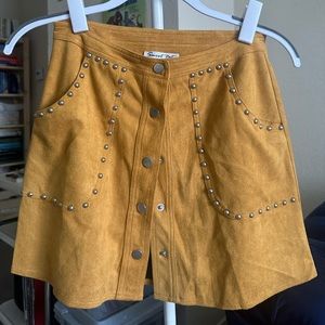 vrg girl mini skirt